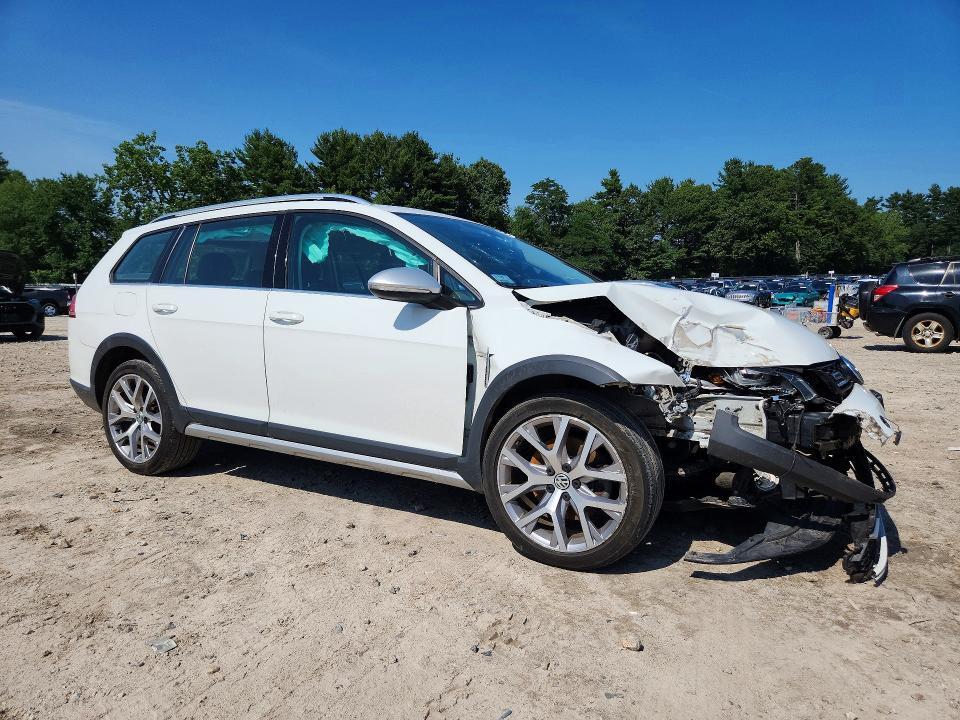 2017 VOLKSWAGEN GOLF ALLTRACK S — Фото 4 из 12