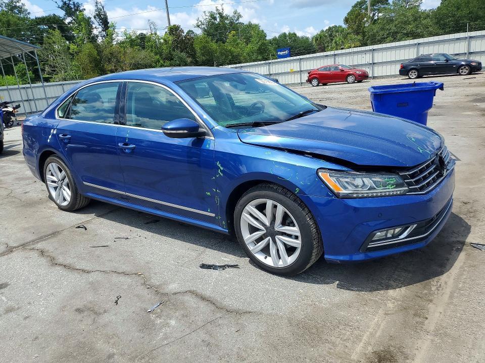 2017 VOLKSWAGEN PASSAT SEL PREMIUM — Фото 4 из 12