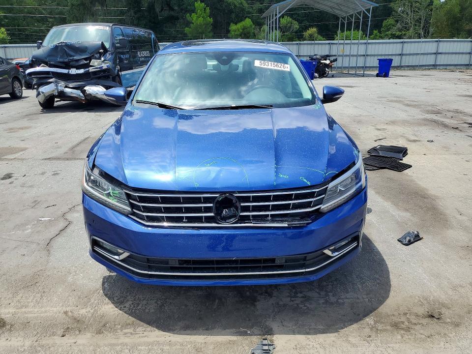 2017 VOLKSWAGEN PASSAT SEL PREMIUM — Фото 5 из 12