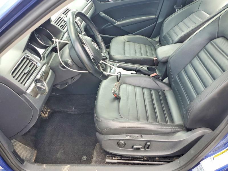 2017 VOLKSWAGEN PASSAT SEL PREMIUM — Фото 7 из 12