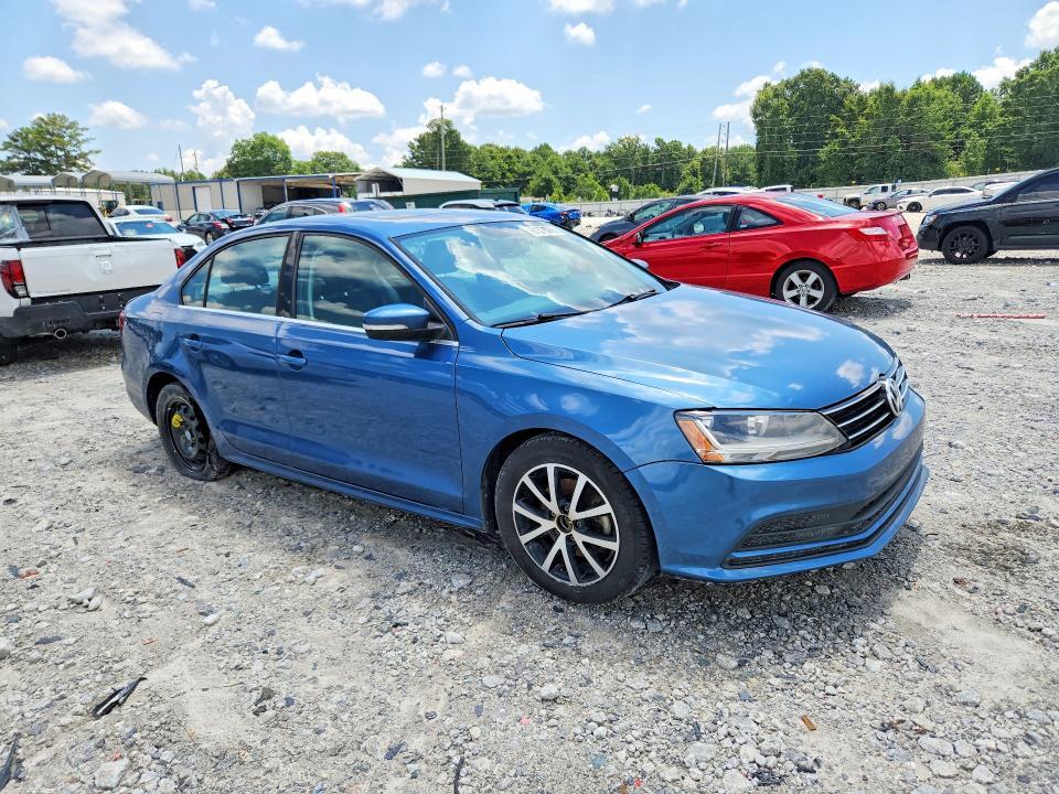 2017 VOLKSWAGEN JETTA SE — Фото 4 из 12