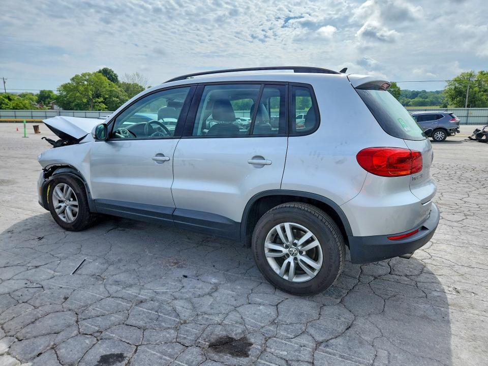 2017 VOLKSWAGEN TIGUAN 2.0T/2.0T S — Фото 2 из 13