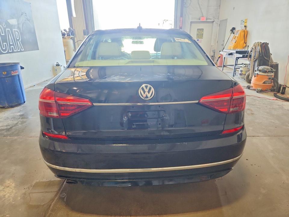 2017 VOLKSWAGEN PASSAT R-LINE — Фото 6 из 12
