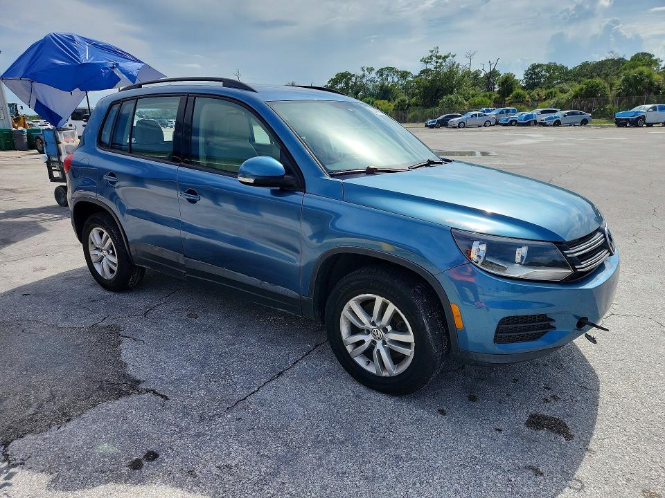 2017 VOLKSWAGEN TIGUAN S — Фото 4 из 13