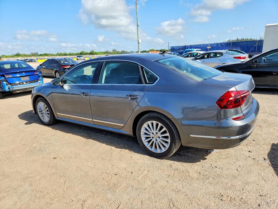 1VWBT7A36HC078887 2017 VOLKSWAGEN PASSAT photo no. 2
