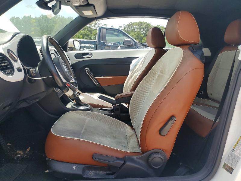2017 VOLKSWAGEN BEETLE S/SE — Фото 7 из 12