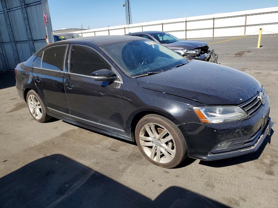 3VWL17AJ1HM399646 2017 VOLKSWAGEN JETTA photo no. 4