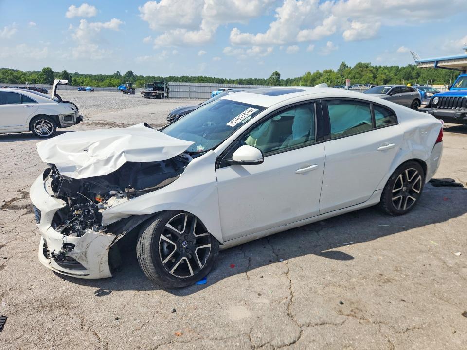 2017 VOLVO S60