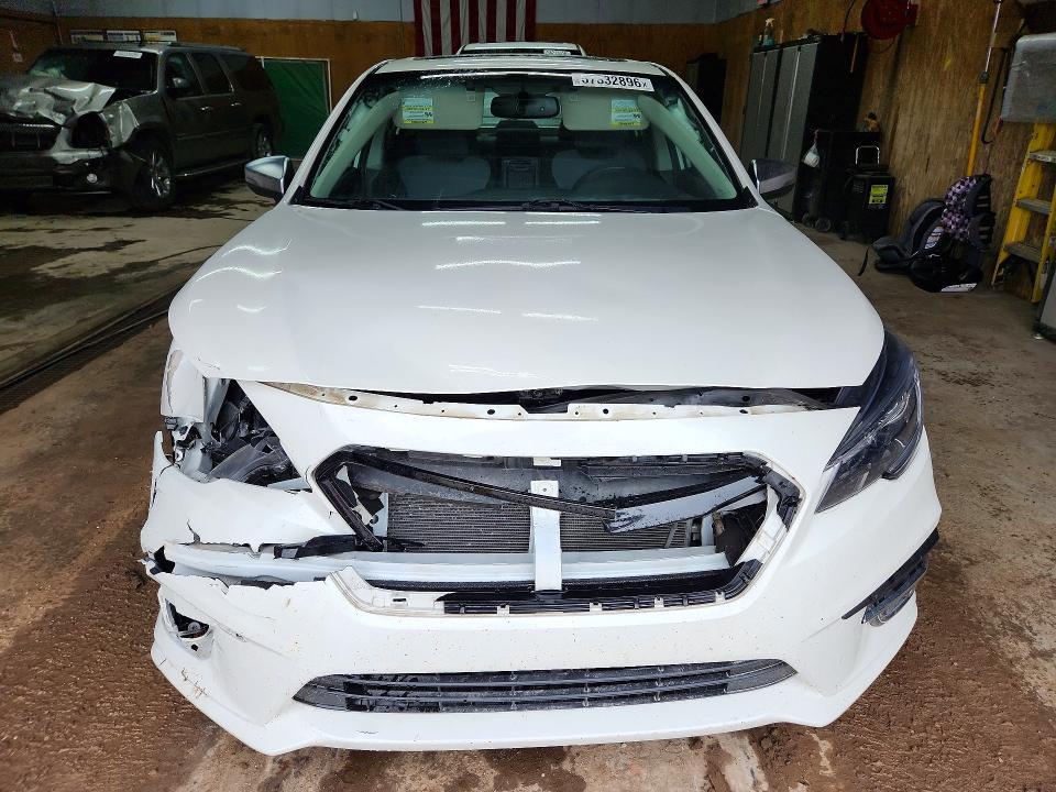 4S3BNAR61J3029904 2018 SUBARU LEGACY photo no. 5