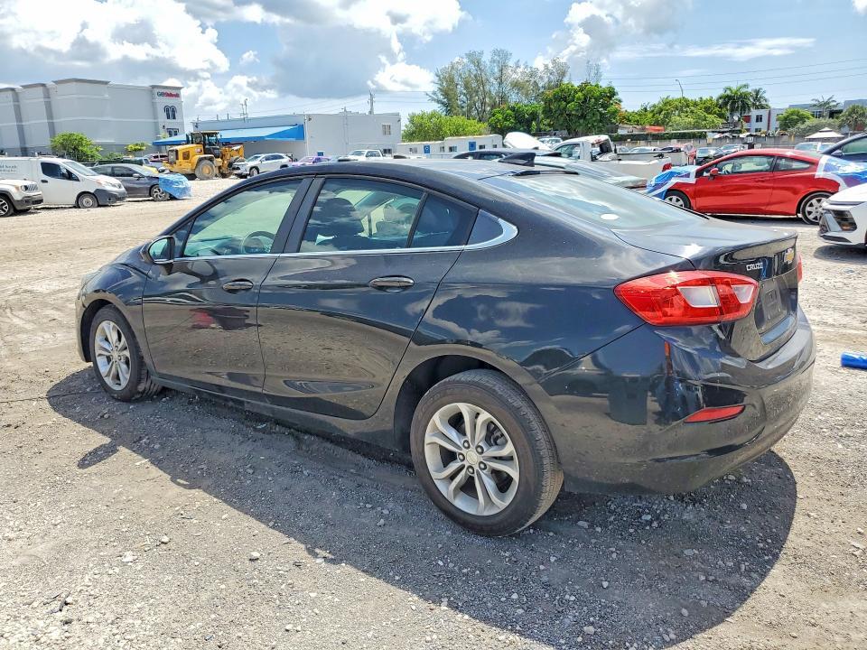 2019 CHEVROLET CRUZE — Фото 2 из 12