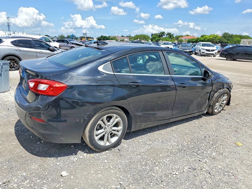 2019 CHEVROLET CRUZE — Фото 3 из 12