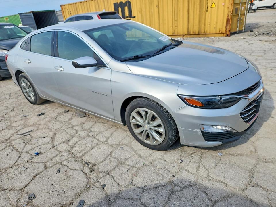 2019 CHEVROLET MALIBU LT — Фото 4 из 12