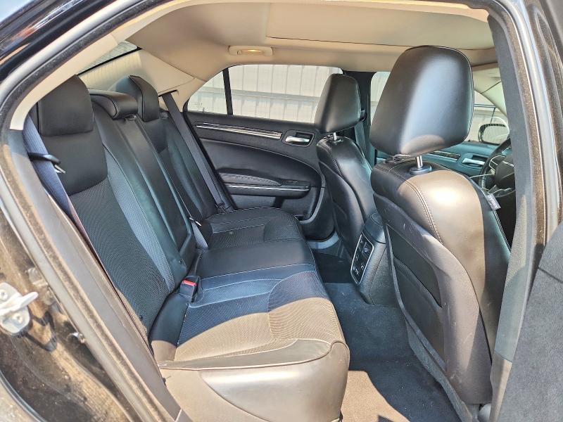 2019 CHRYSLER 300 LIMITED — Фото 10 из 12