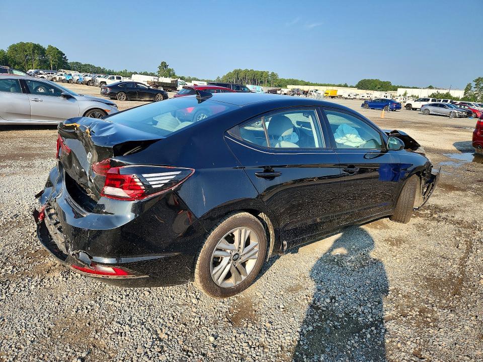 2019 HYUNDAI ELANTRA VALUE EDITION — Фото 3 из 12
