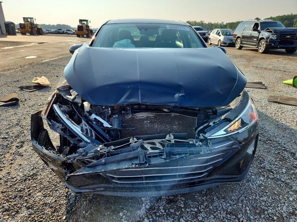 2019 HYUNDAI ELANTRA VALUE EDITION — Фото 5 из 12