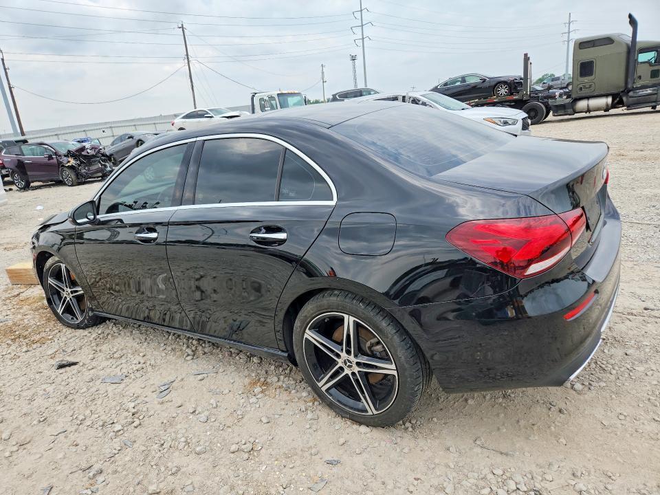 WDD3G4FB4KW028219 2019 MERCEDES-BENZ A photo no. 2