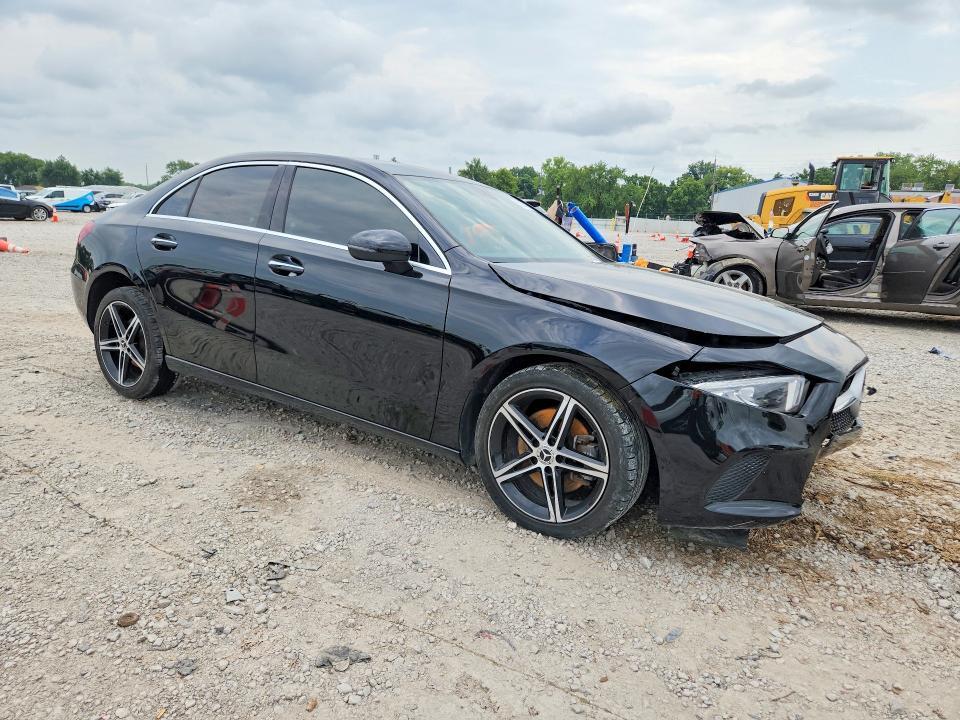 WDD3G4FB4KW028219 2019 MERCEDES-BENZ A photo no. 4