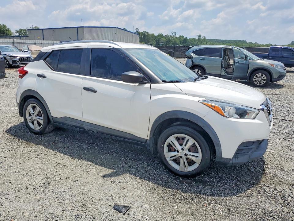 2019 NISSAN KICKS S — Фото 4 из 12
