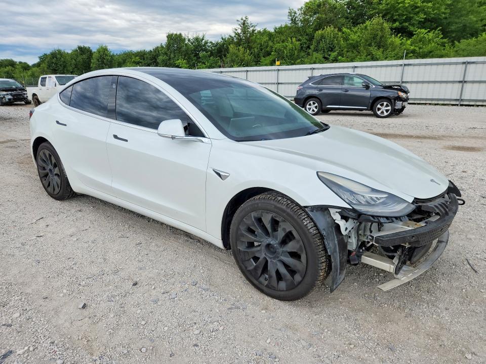 2019 TESLA MODEL 3 — Фото 4 из 13