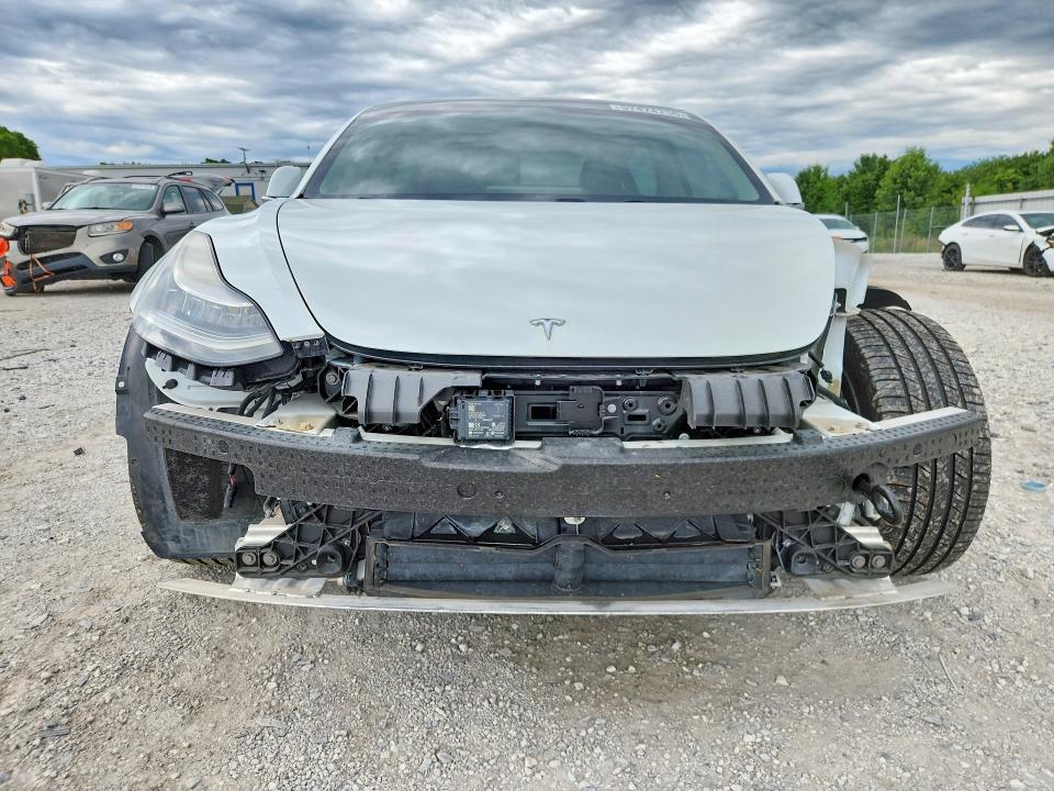2019 TESLA MODEL 3 — Фото 5 из 13