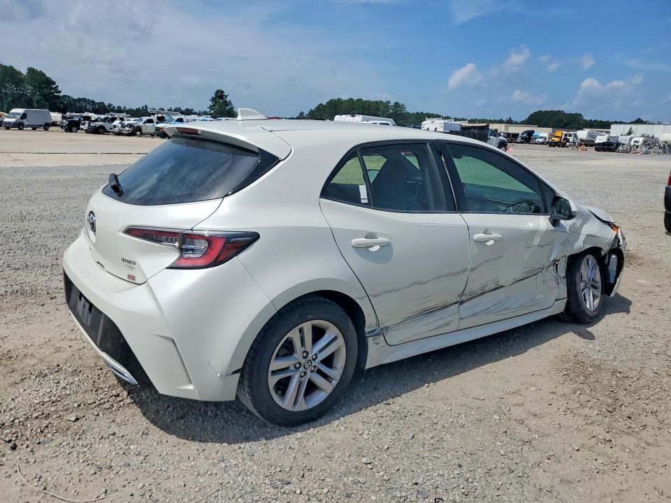 2019 TOYOTA COROLLA HATCHBACK SE — Фото 3 из 12