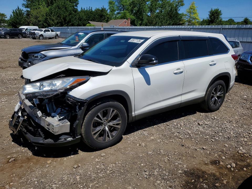 2019 TOYOTA HIGHLANDER LE