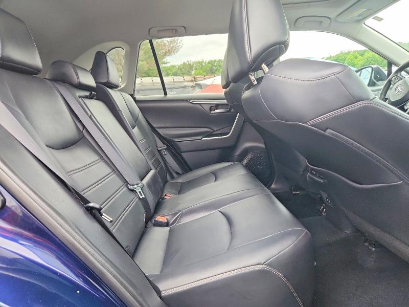 2019 TOYOTA RAV4 XLE PREMIUM — Фото 11 из 13