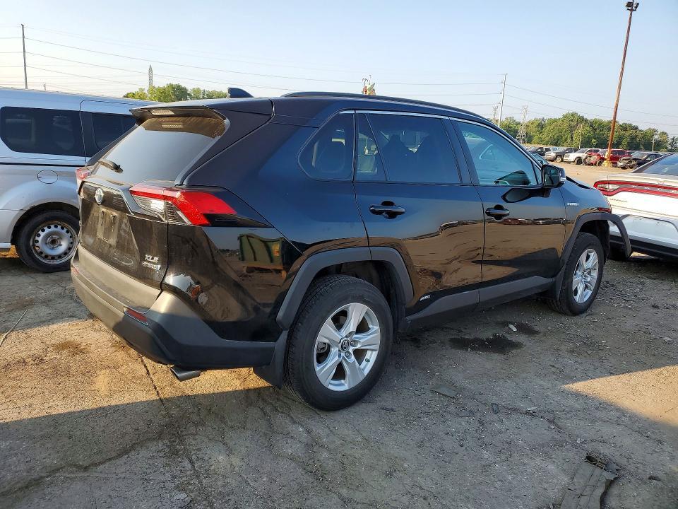 2019 TOYOTA RAV4 HYBRID XLE — Фото 3 из 13