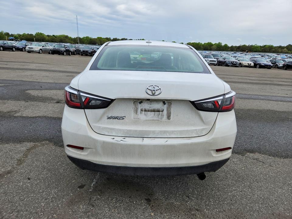 2019 TOYOTA YARIS L — Фото 6 из 13