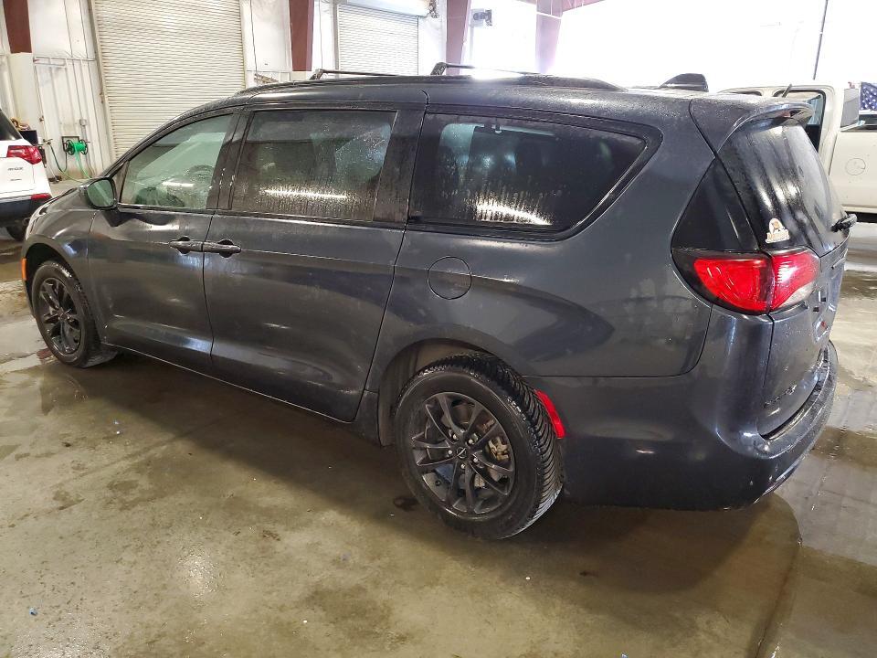 2020 CHRYSLER PACIFICA TOURING L — Фото 2 из 13