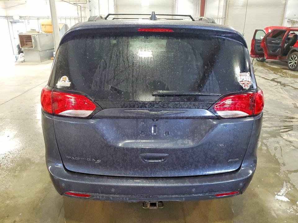 2020 CHRYSLER PACIFICA TOURING L — Фото 6 из 13