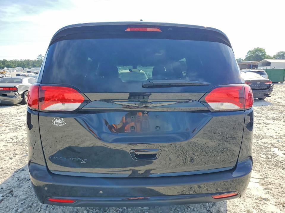 2020 CHRYSLER PACIFICA TOURING L — Фото 6 из 13