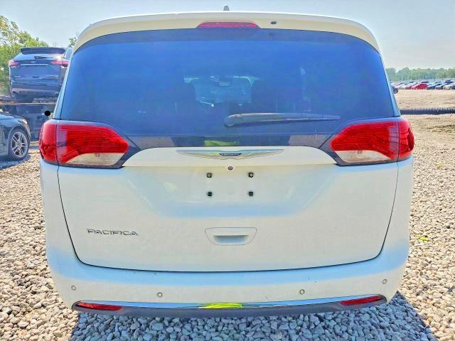 2020 CHRYSLER PACIFICA TOURING L PLUS — Фото 6 из 13