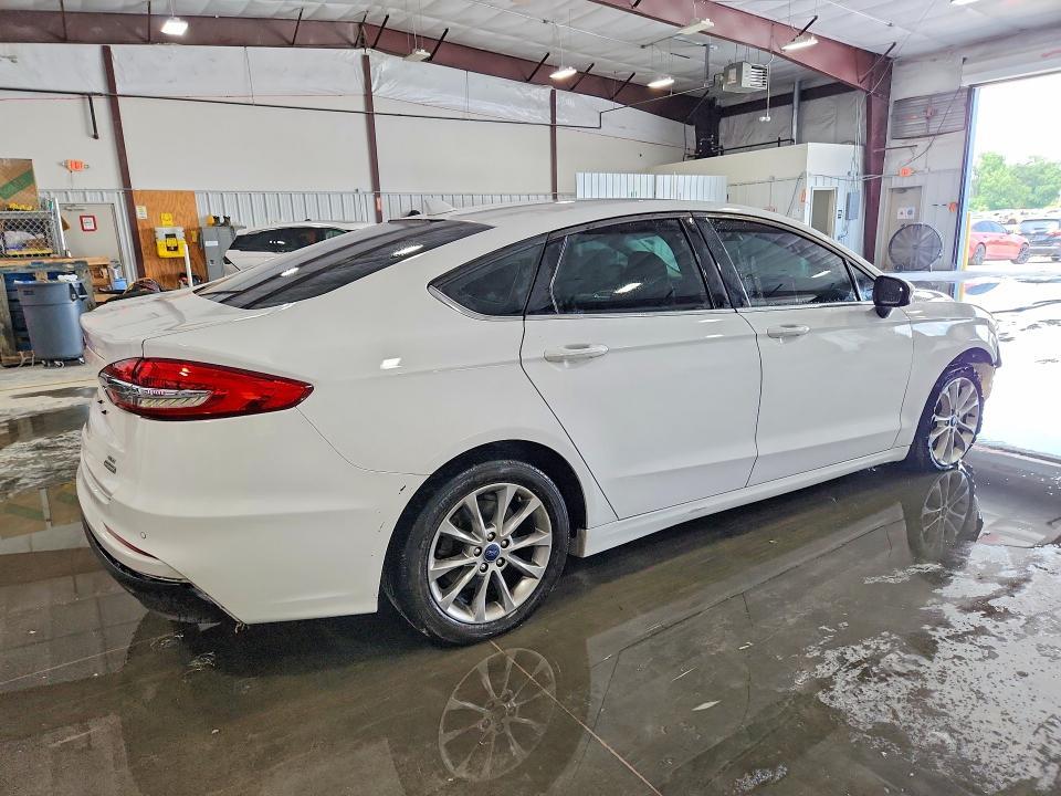 2020 FORD FUSION SE — Фото 3 из 12