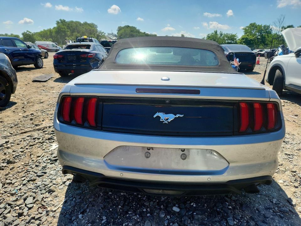 2020 FORD MUSTANG — Фото 6 из 12