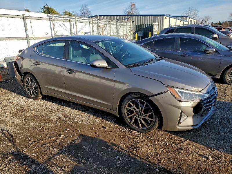 2020 HYUNDAI ELANTRA SEL — Фото 4 из 12