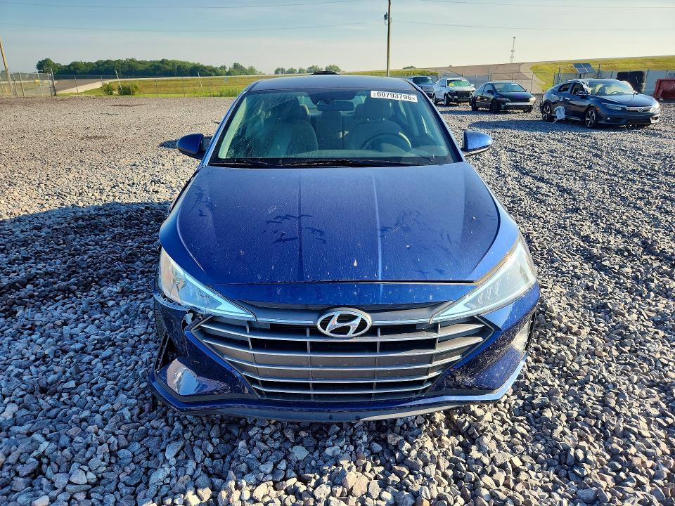 2020 HYUNDAI ELANTRA SEL — Фото 5 из 12