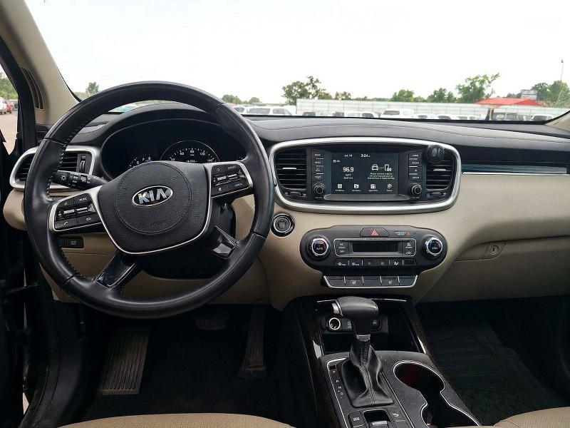 2020 KIA SORENTO EX V6 — Фото 9 из 12
