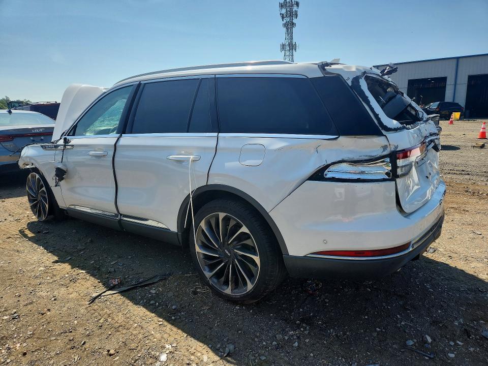 2020 LINCOLN AVIATOR RESERVE — Фото 2 из 13
