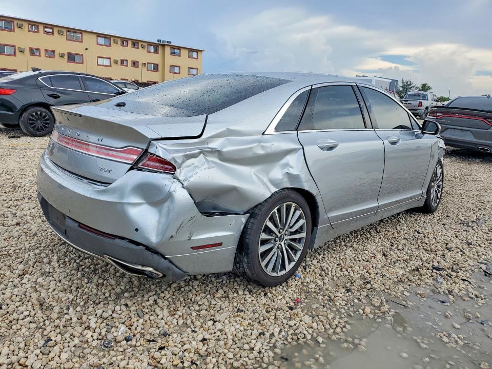 2020 LINCOLN MKZ — Фото 3 из 12
