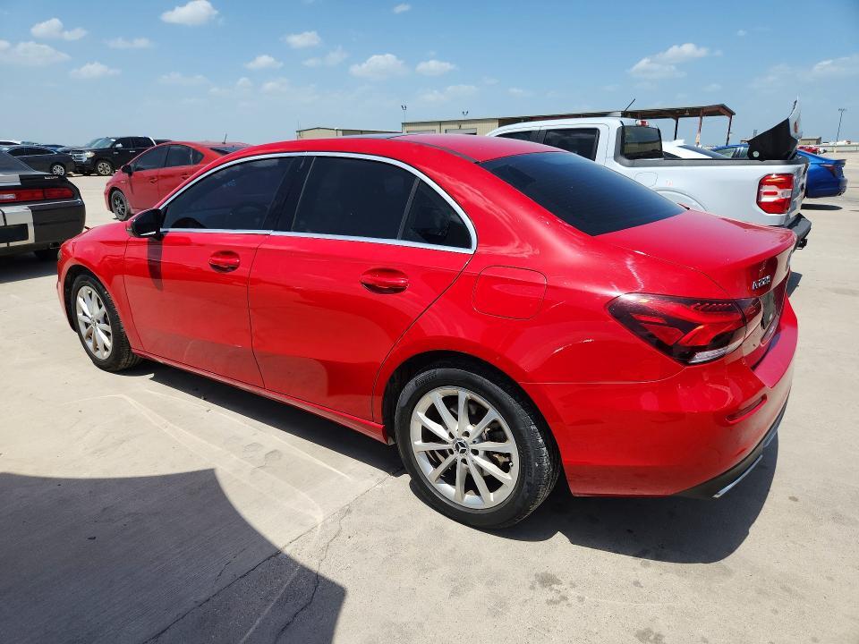 2020 MERCEDES-BENZ A 220 — Фото 2 из 12