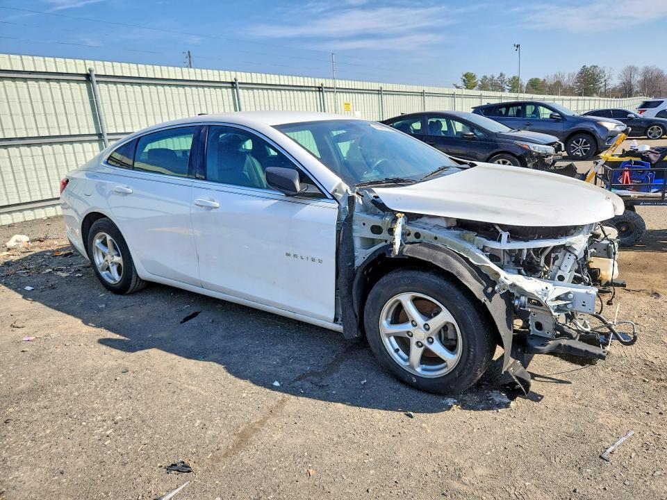2017 CHEVROLET MALIBU LS — Фото 4 из 13