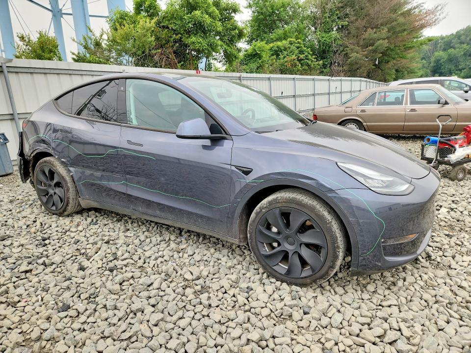 2020 TESLA MODEL Y — Фото 4 из 12