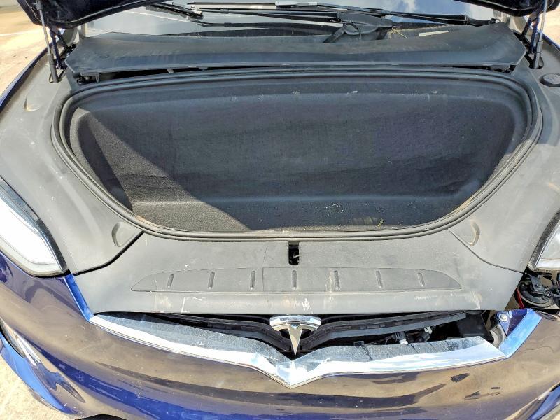 2020 TESLA MODEL X — Фото 12 из 14