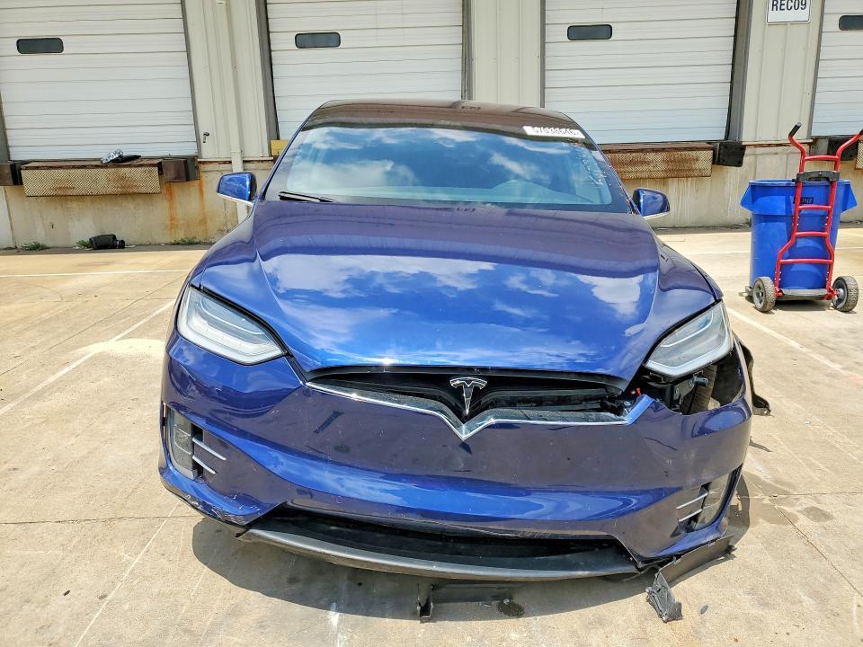 2020 TESLA MODEL X — Фото 5 из 14