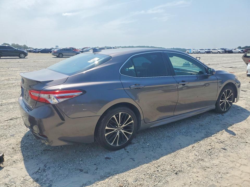 2020 TOYOTA CAMRY SE — Фото 3 из 13