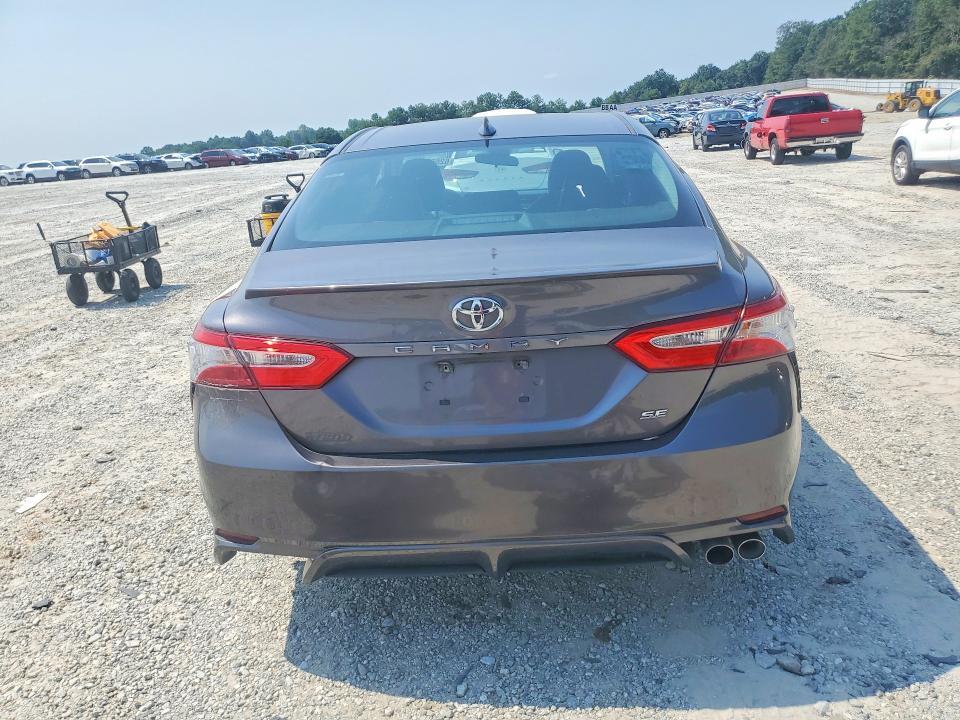 2020 TOYOTA CAMRY SE — Фото 6 из 13
