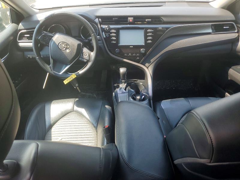 2020 TOYOTA CAMRY SE — Фото 8 из 13