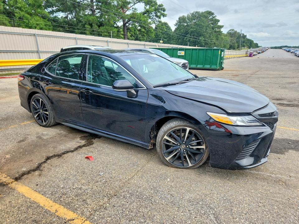 2020 TOYOTA CAMRY XSE — Фото 4 из 12