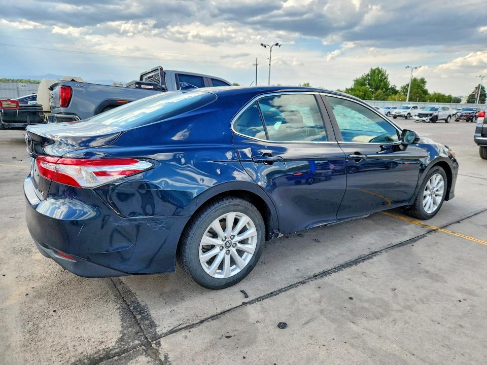 2020 TOYOTA CAMRY LE — Фото 3 из 12